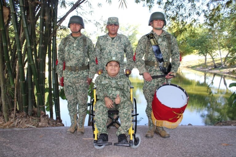 Niño vive la experiencia de ser “Soldado por un Día” en Tempoal, Veracruz